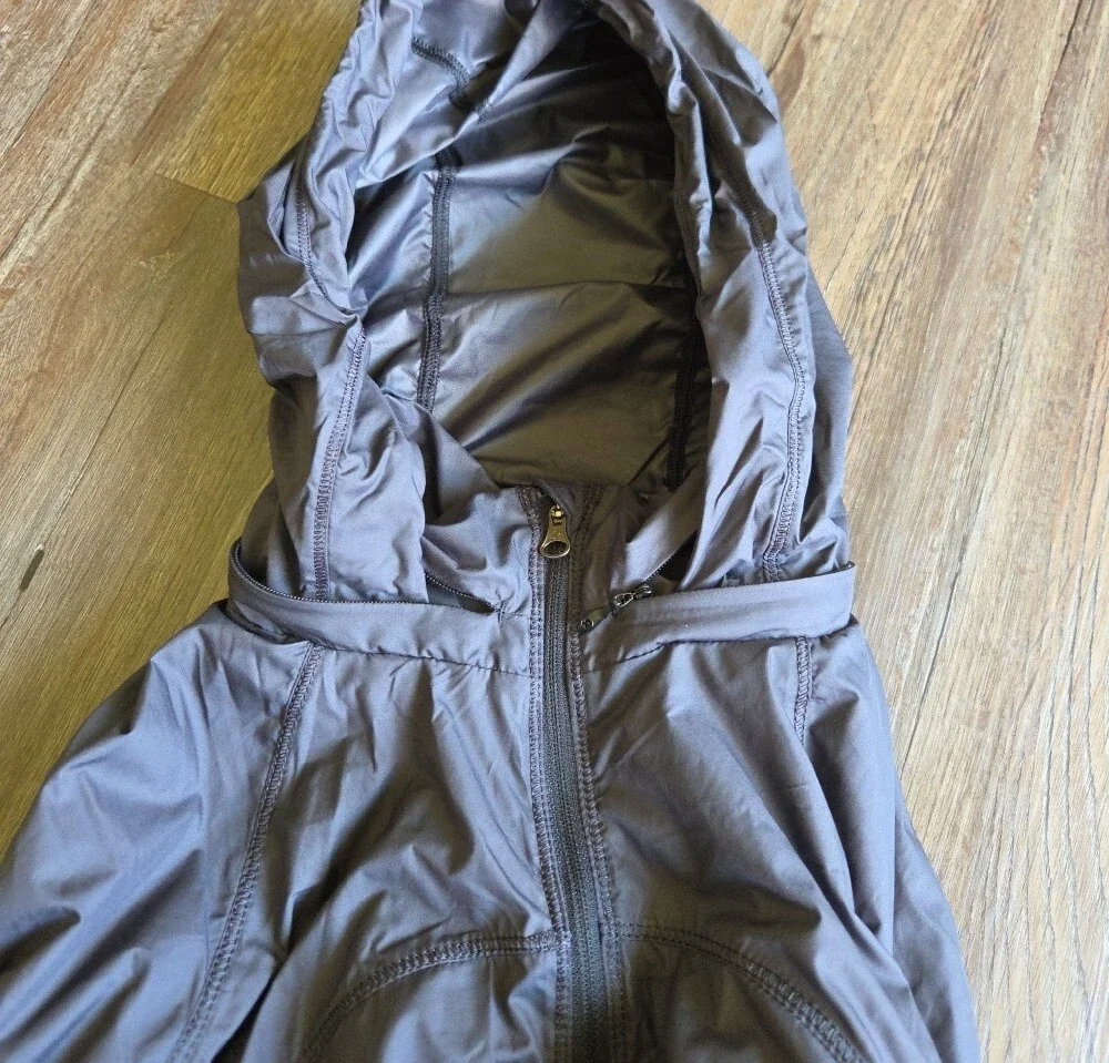 Lululemon Women’s Black Lined Zip-Up Hide Away Hood Jacket Size 6
